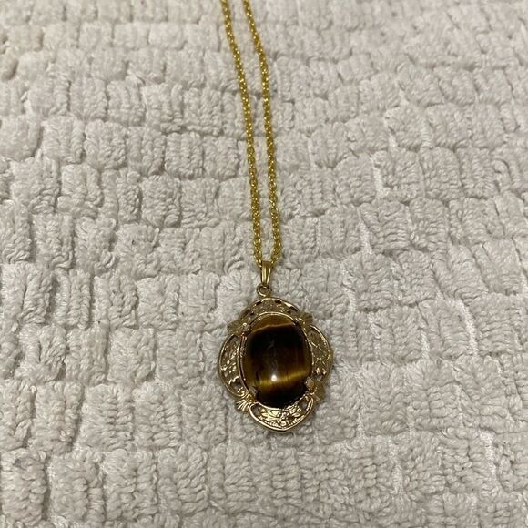 Vintage Gold Tigers Eye Pendant Necklace - Picture 1 of 7